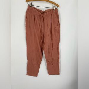 Universal Thread Women’s Brown Joggers with Relaxed Fit size M